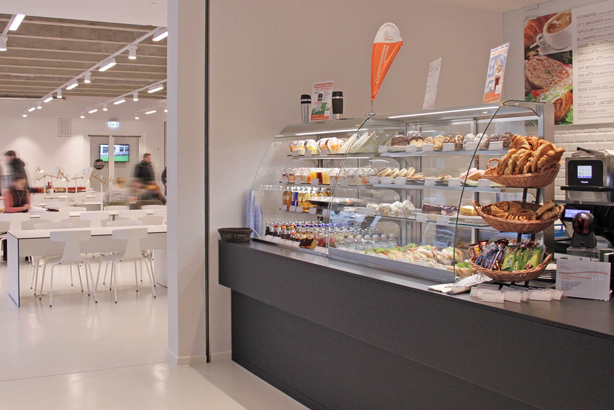 Verkaufstresen im Café Grindel