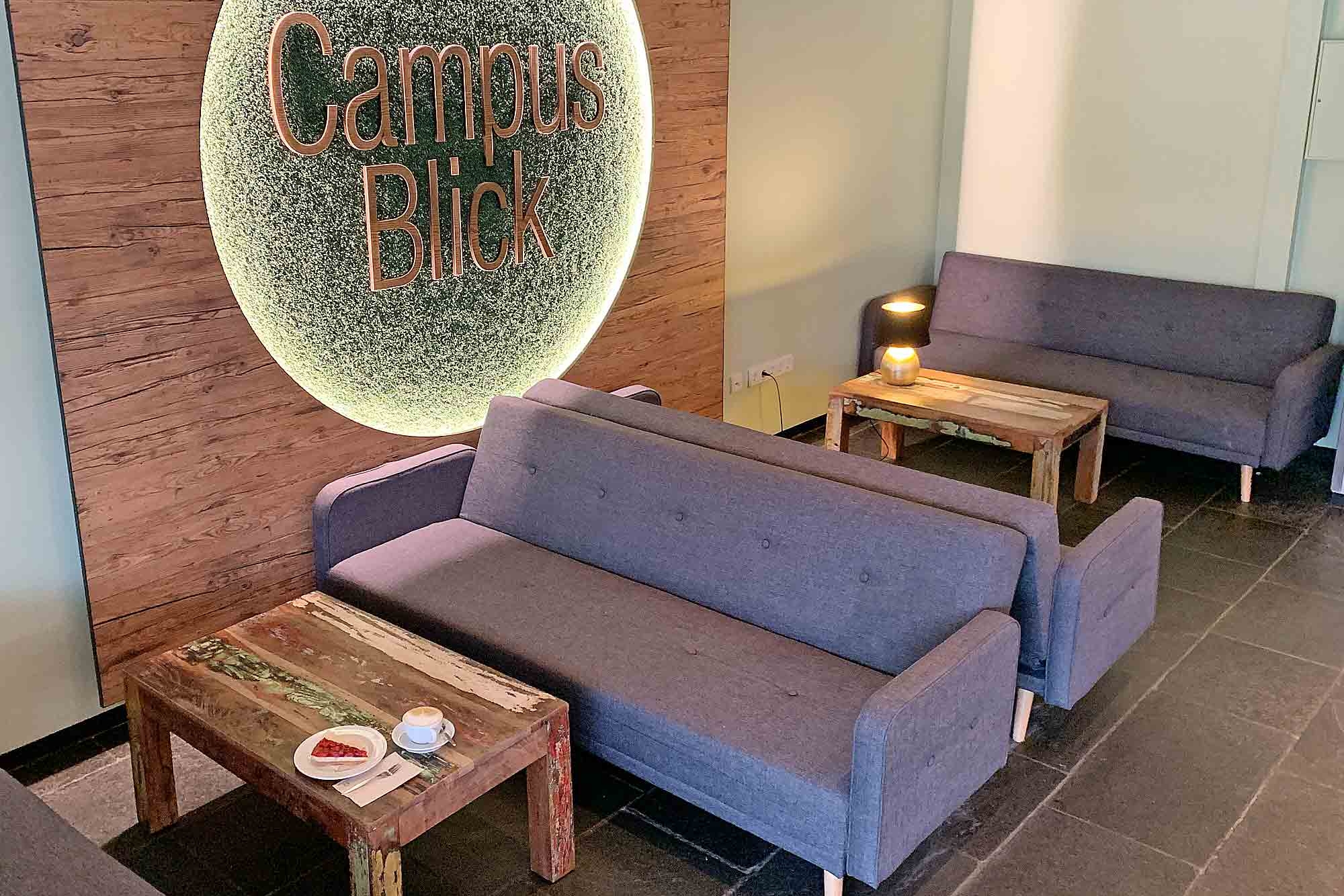 Sitzecken im Café CampusBlick