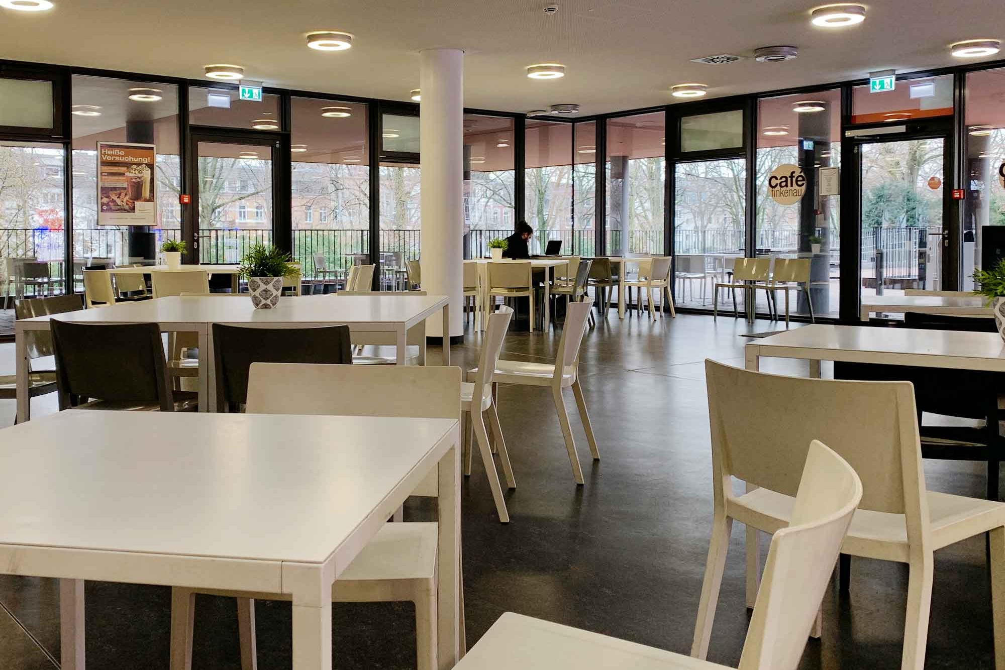 Blick in den Gastraum Café Finkenau