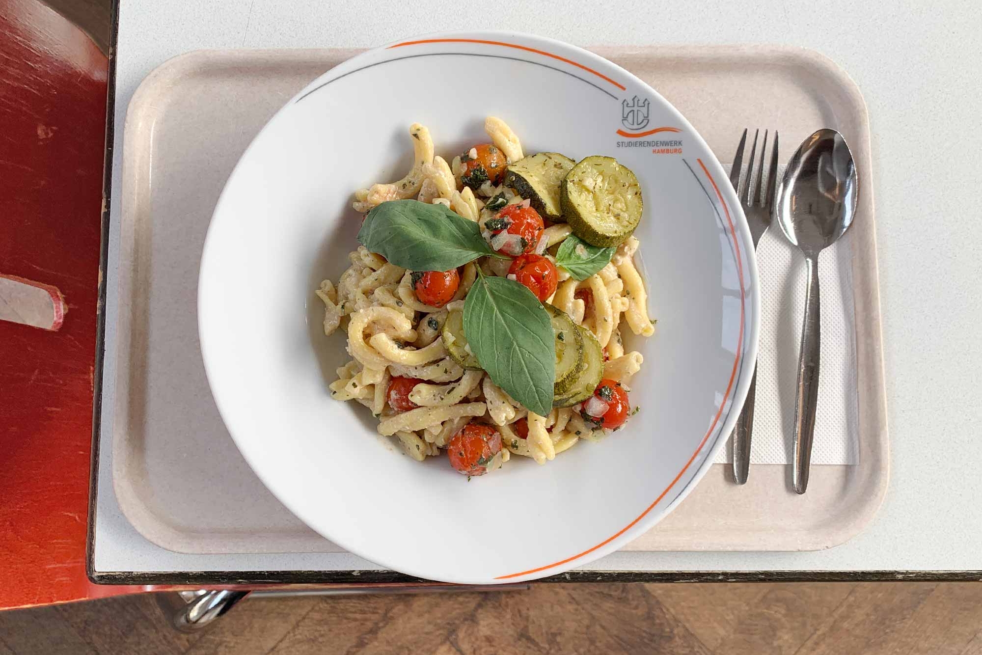 Pastagericht auf einem Teller 