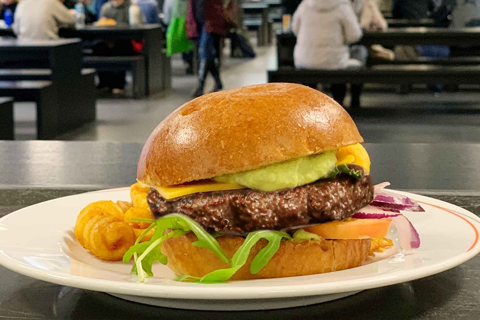 Burger in der Mensa Finkenau