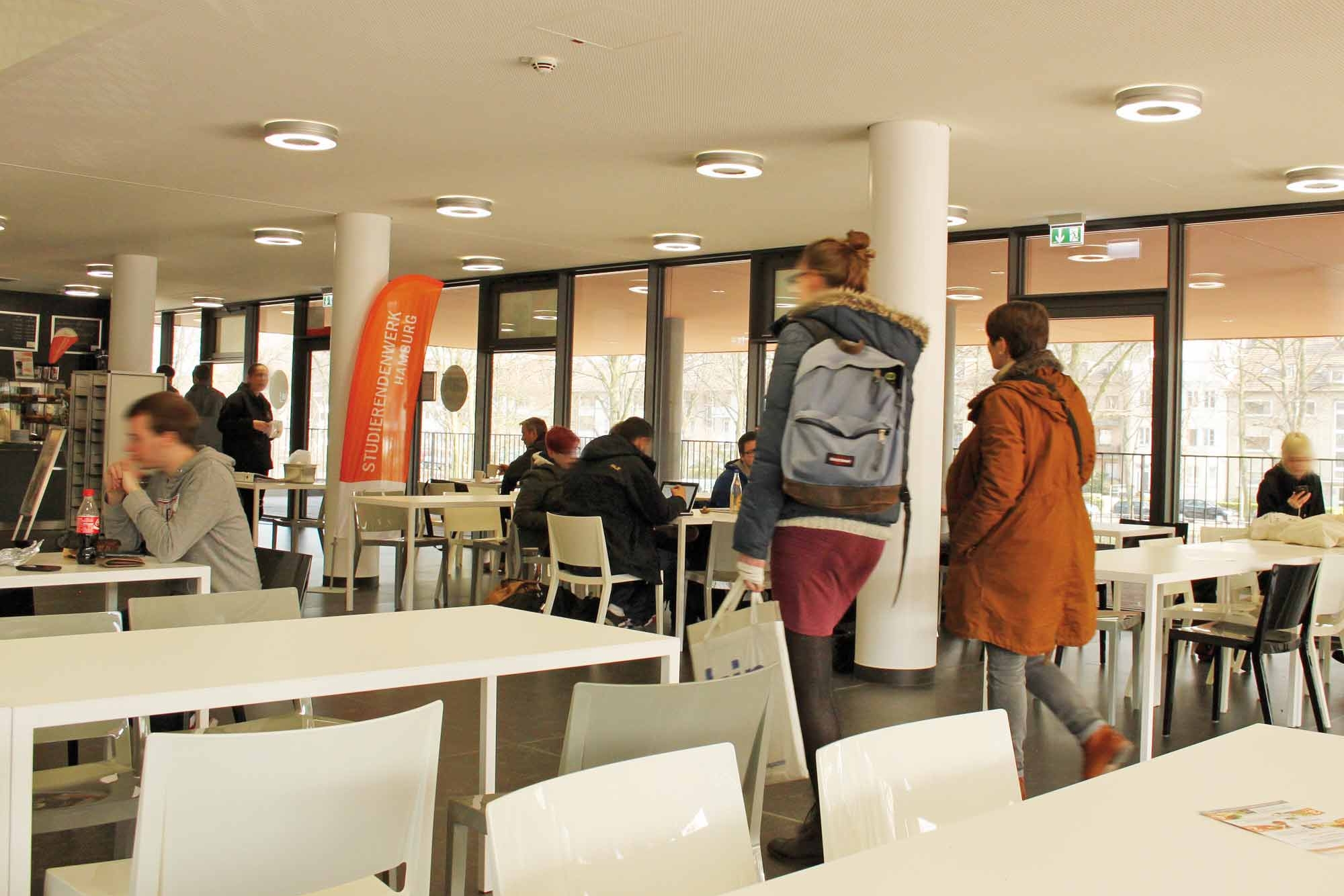 Blick in den Gastraum Café Finkenau