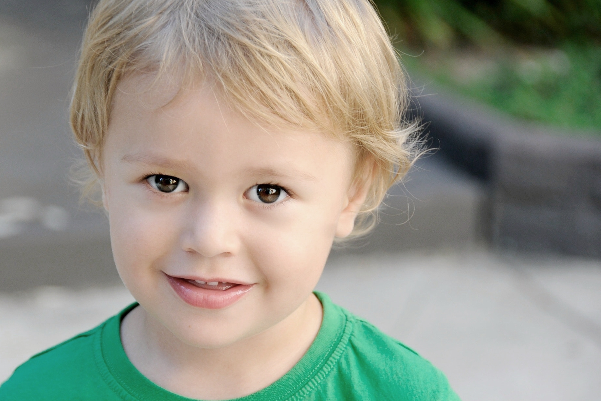 Kleines, lächelndes Kind