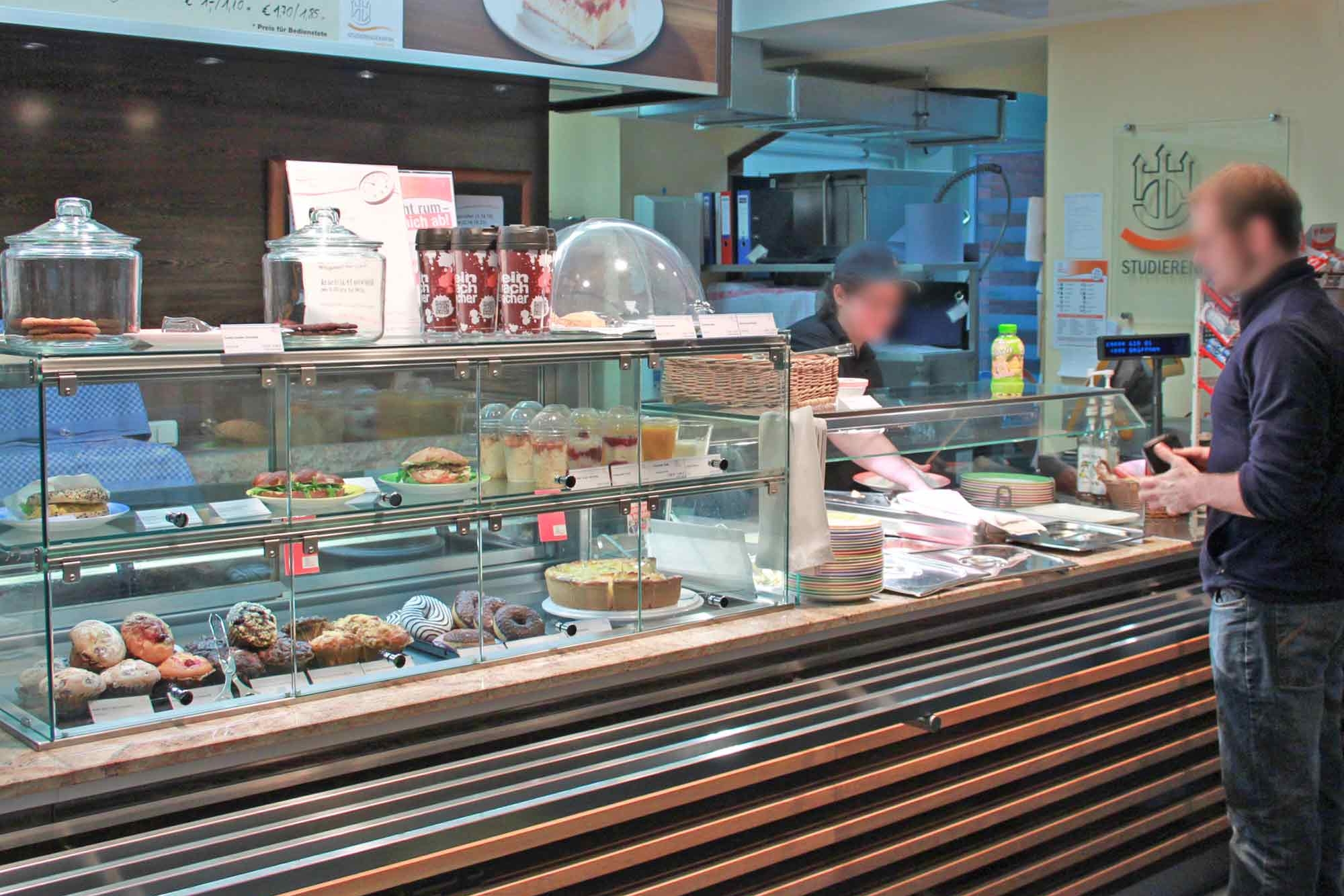 Verkaufstresen im Café Jungiusstraße